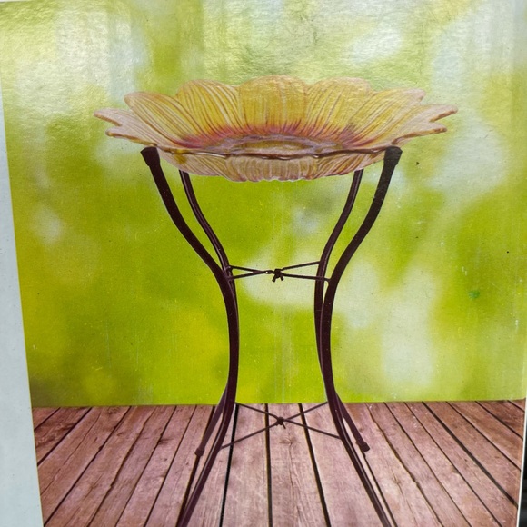 NIB 17” Bird Bath & Stand Large Orange & Yellow Sunflower - Picture 4 of 6